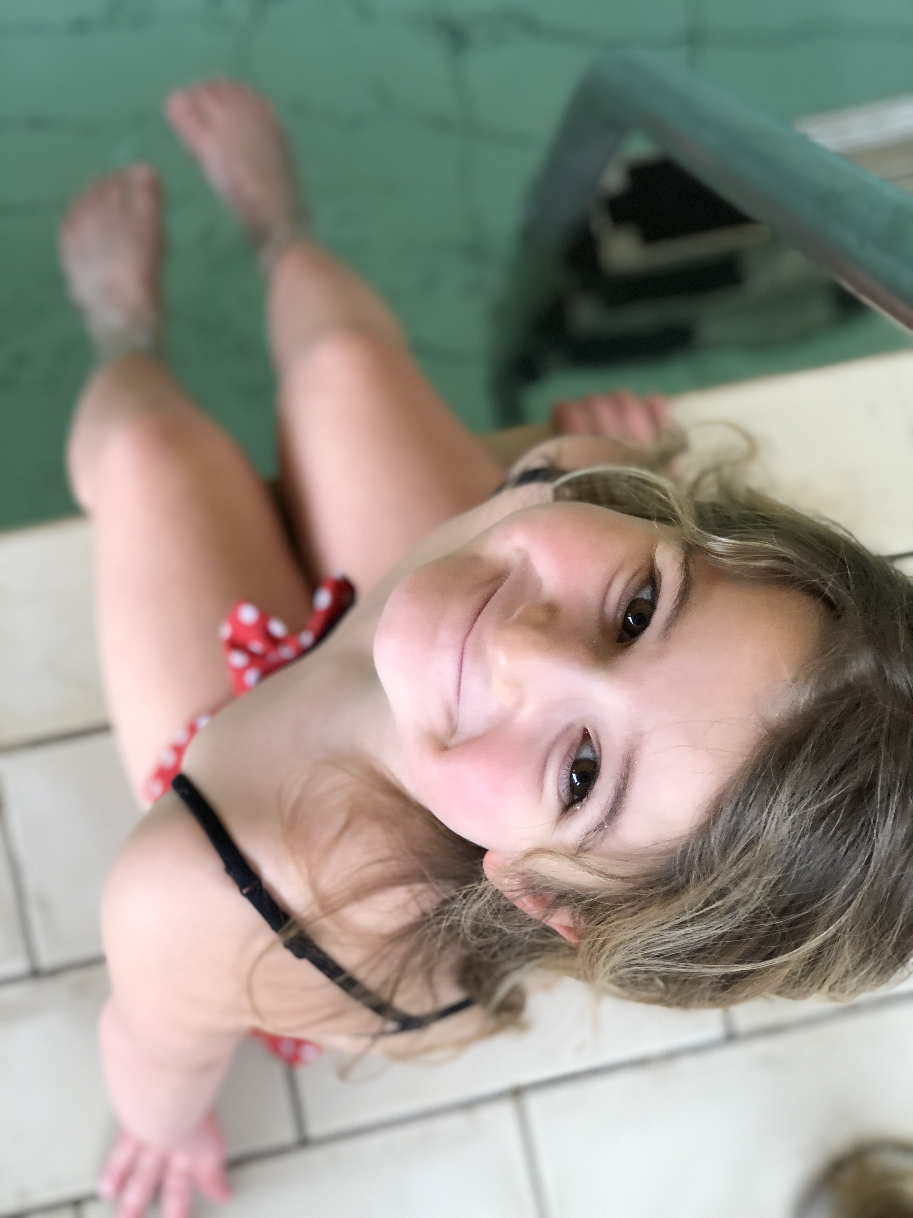 The Blonde sister alle terme.jpg